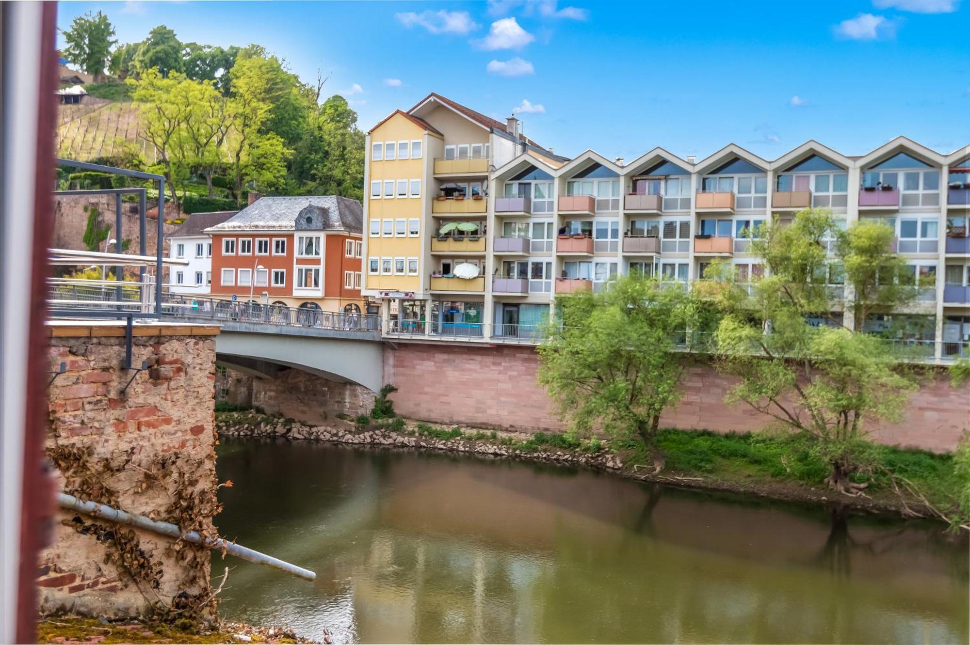 Altstadt Apartment Am Wasser Mit Parkplatz Und Riesigem Garten Бад-Кройцнах Экстерьер фото